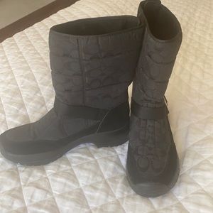 Coach Sharron Monogram Winter Boots  Vibram Sole Quilted Black Excellent!
